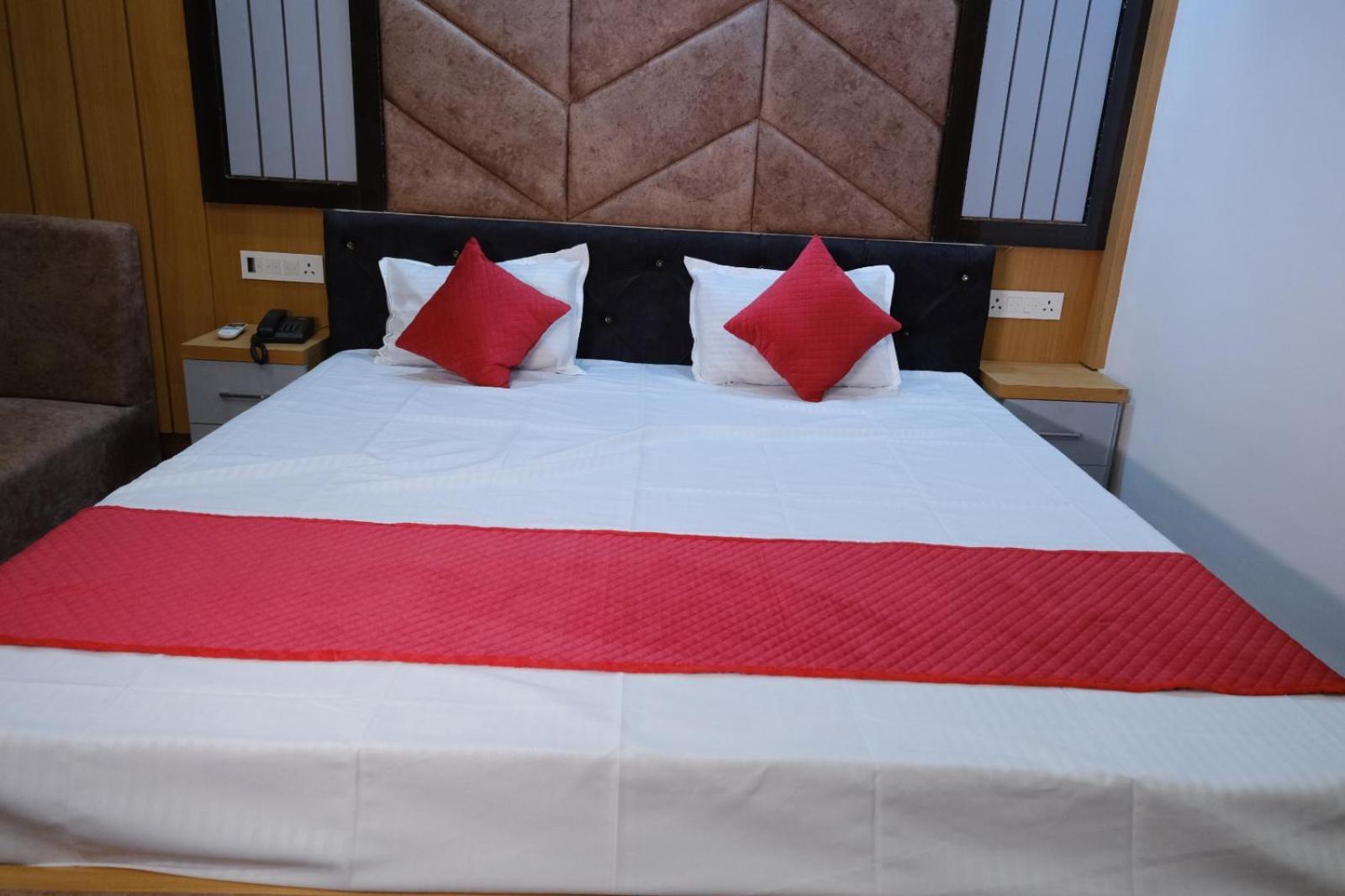 Hotel Golden Continental Deoghar Dış mekan fotoğraf