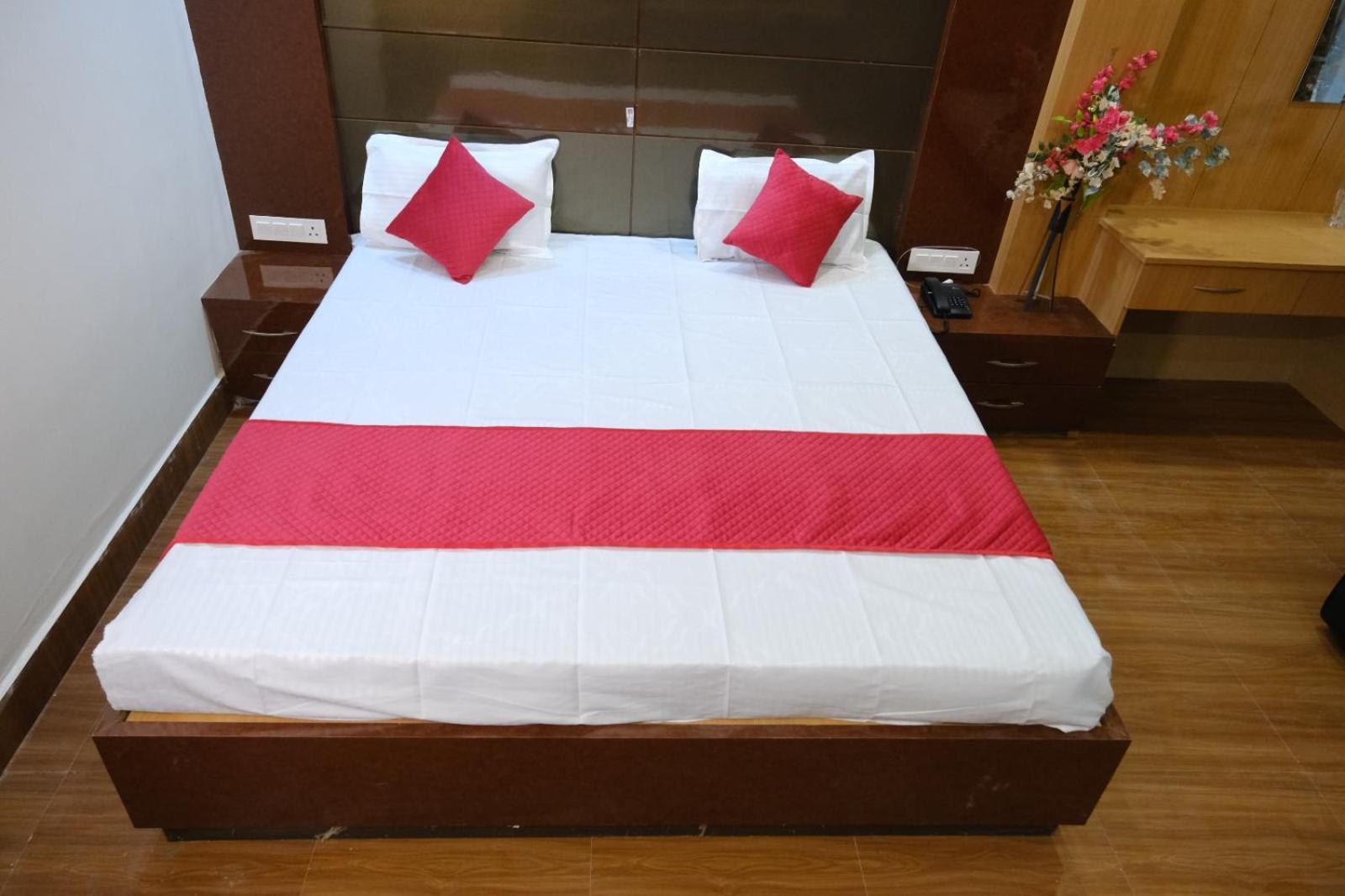 Hotel Golden Continental Deoghar Dış mekan fotoğraf